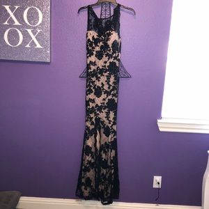 Lace Form-fitting Prom Dress